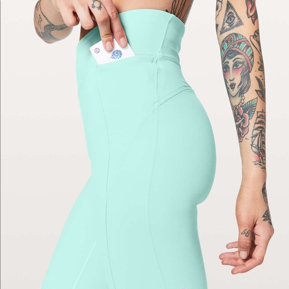 Lululemon On Pace Short 10” size 4 - Picture 4 of 9